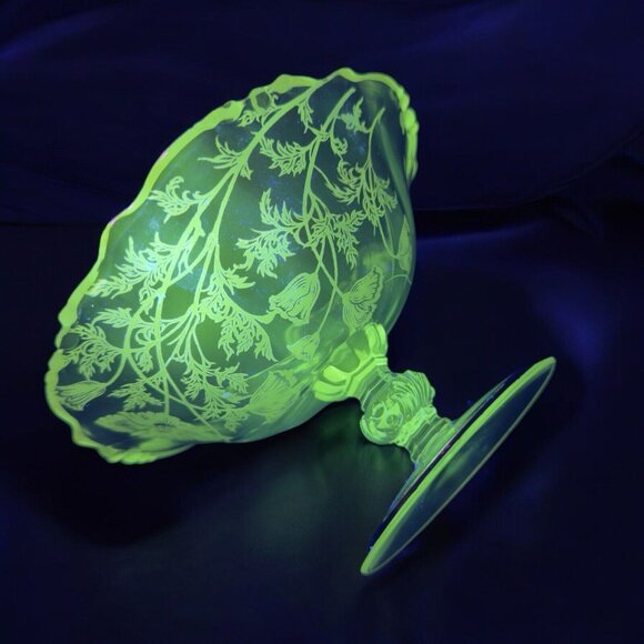 1950s HEISEY ORCHID Footed Pedestal Dish Bowl Silver Overlay Manganese 365nm UV - Picture 2 of 16